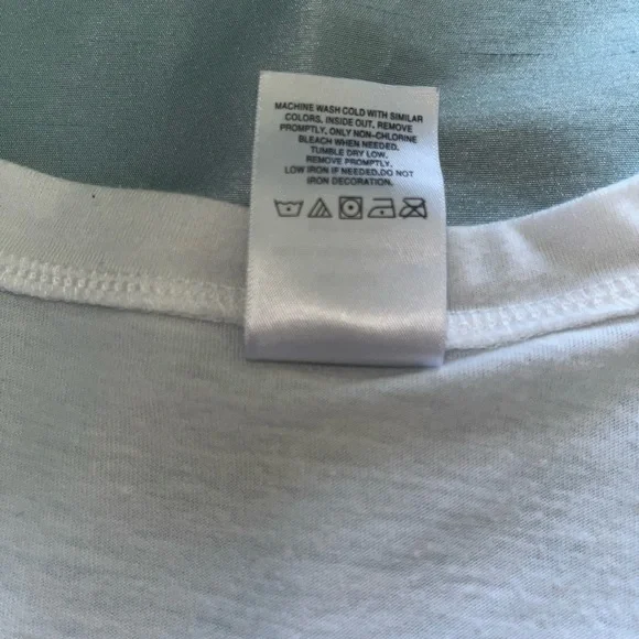 Disney White and Gold Women's Top Size Medium - Picture 8 of 8